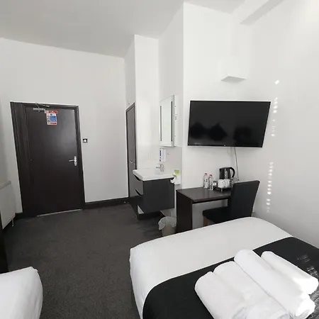 Oyo Firs Lodge London Heathrow Hounslow Extérieur photo