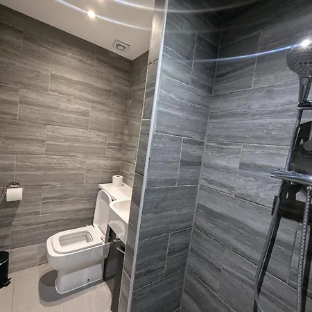Oyo Firs Lodge London Heathrow Hounslow Extérieur photo