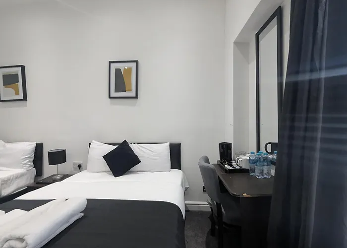 Oyo Firs Lodge London Heathrow