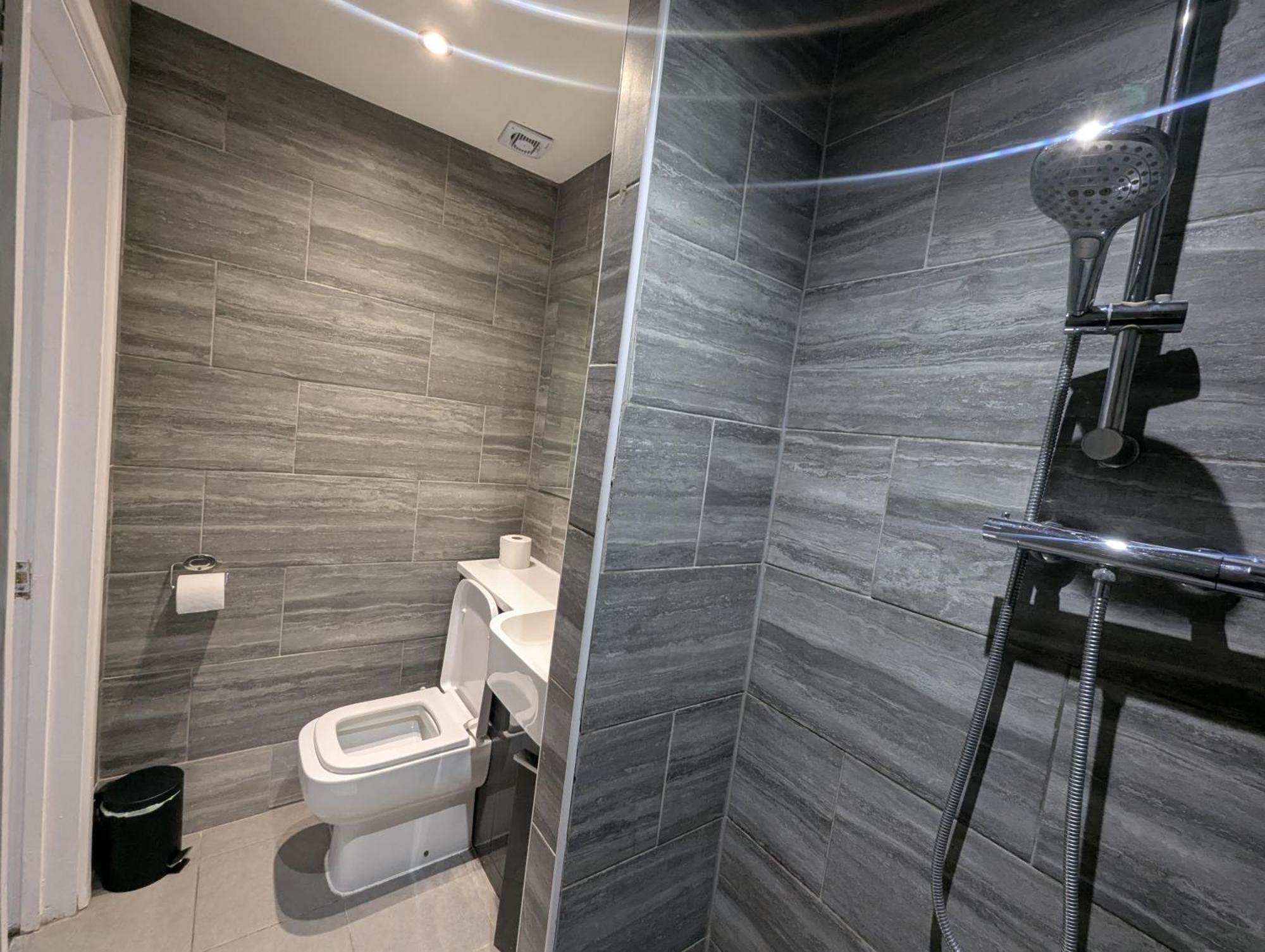 Oyo Firs London Heathrow Guest house