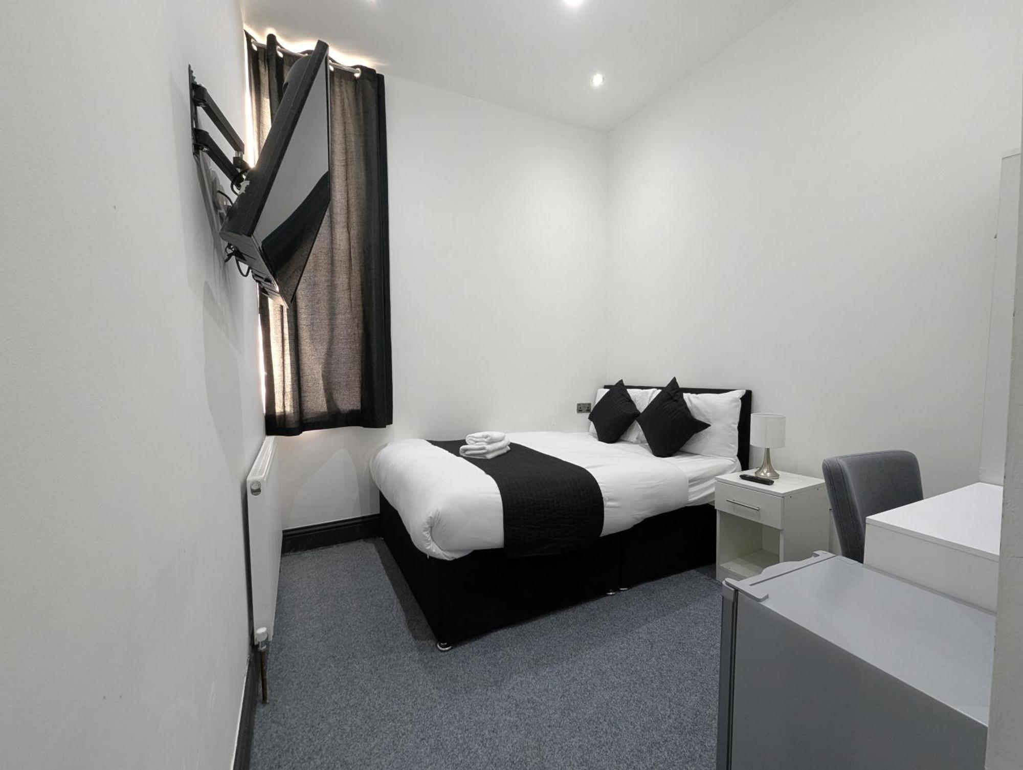 Guest house Oyo Firs London Heathrow 2*