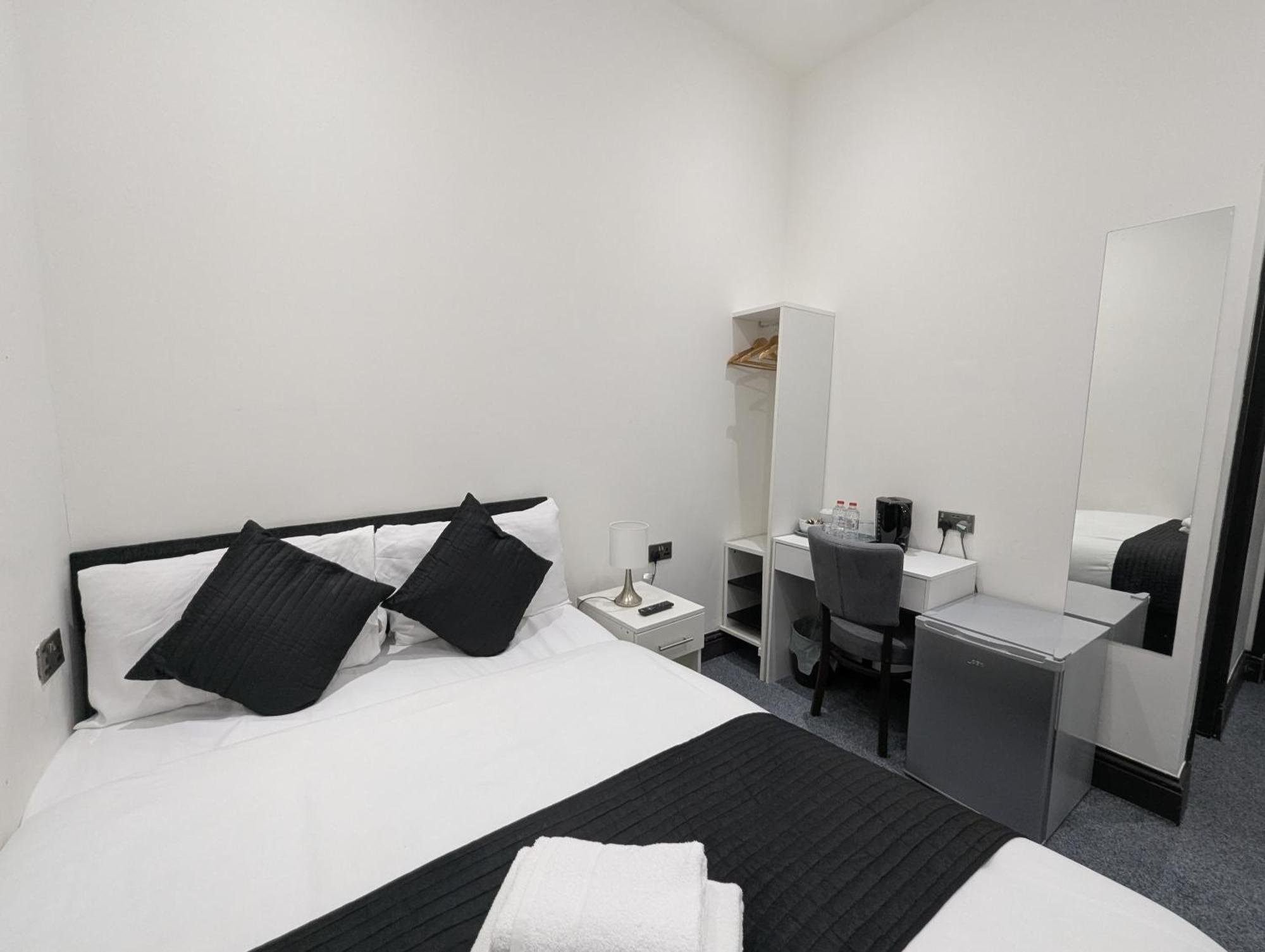 Guest house Oyo Firs London Heathrow Hounslow