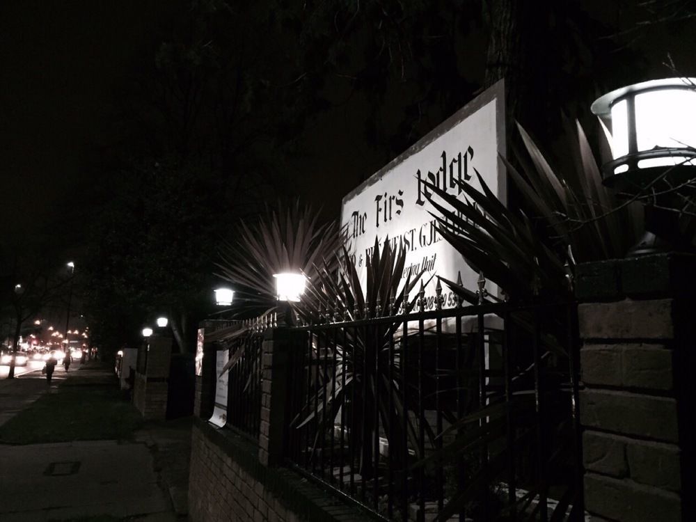 Oyo Firs London Heathrow Guest house Hounslow