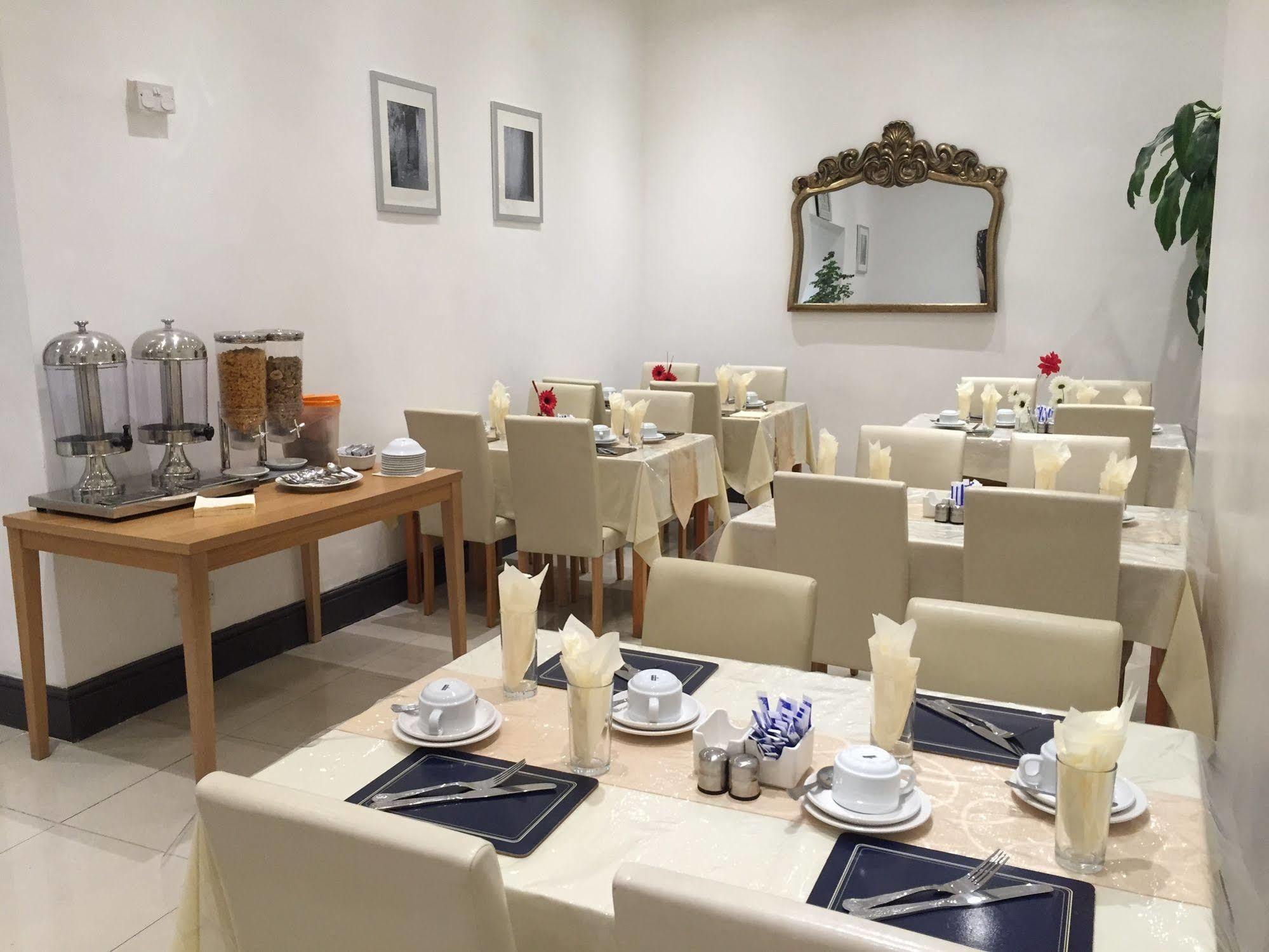 Oyo Firs London Heathrow Guest house