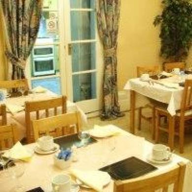 Guest house Oyo Firs London Heathrow Hounslow